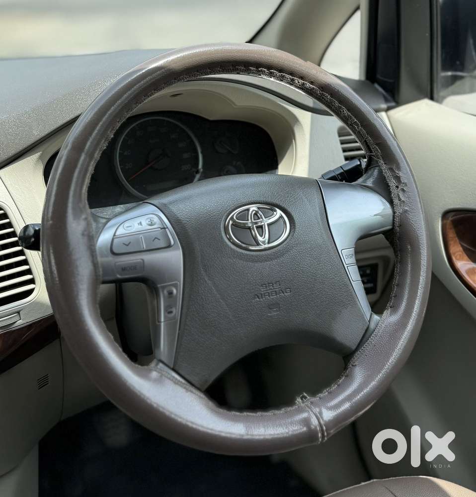 Toyota Innova 2.5 Ev (diesel) Ps 8 Seater Bs Iv, 2014, Diesel