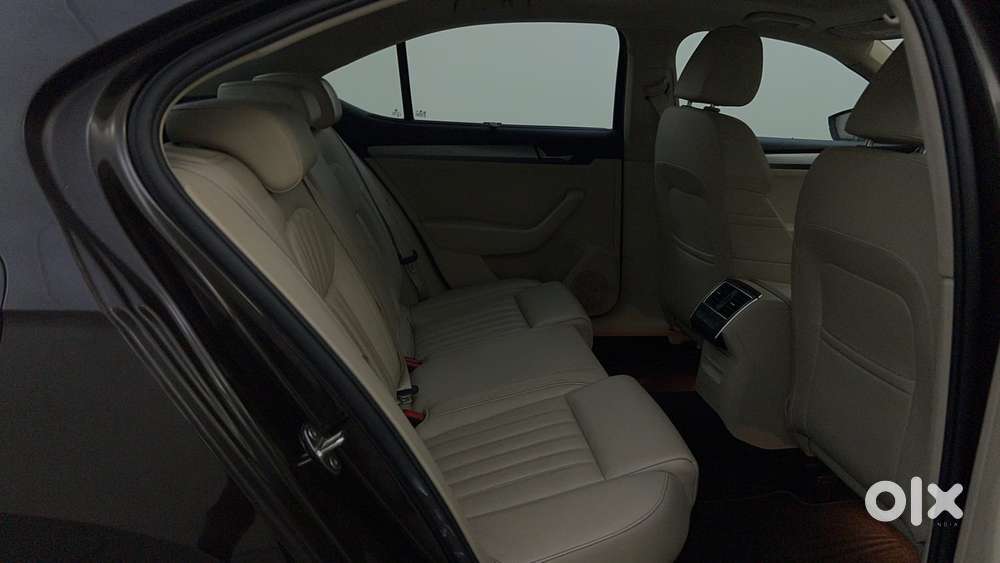 Skoda Superb [ ] 1.8 Style Tsi At, 2018, Petrol