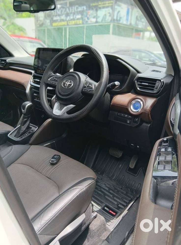 Toyota Urban Cruiser Hyryder 1.5 V Hybrid, 2024, Cng & Hybrids