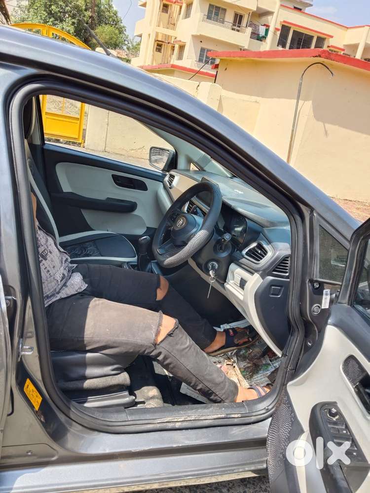 Tata Altroz 1.2 Xm Plus, 2023, Petrol
