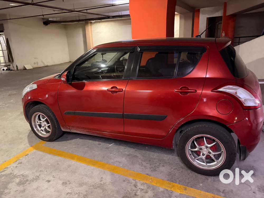 2013 Red Swift  Fully Loaded & Non-accidental  Must See!