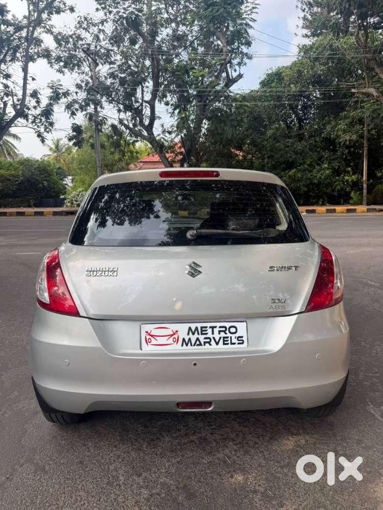 Maruti Suzuki Swift Vvt Zxi, 2015, Petrol