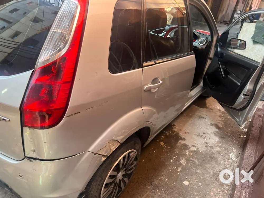 Ford Figo 2012 10saal Bcha Hai