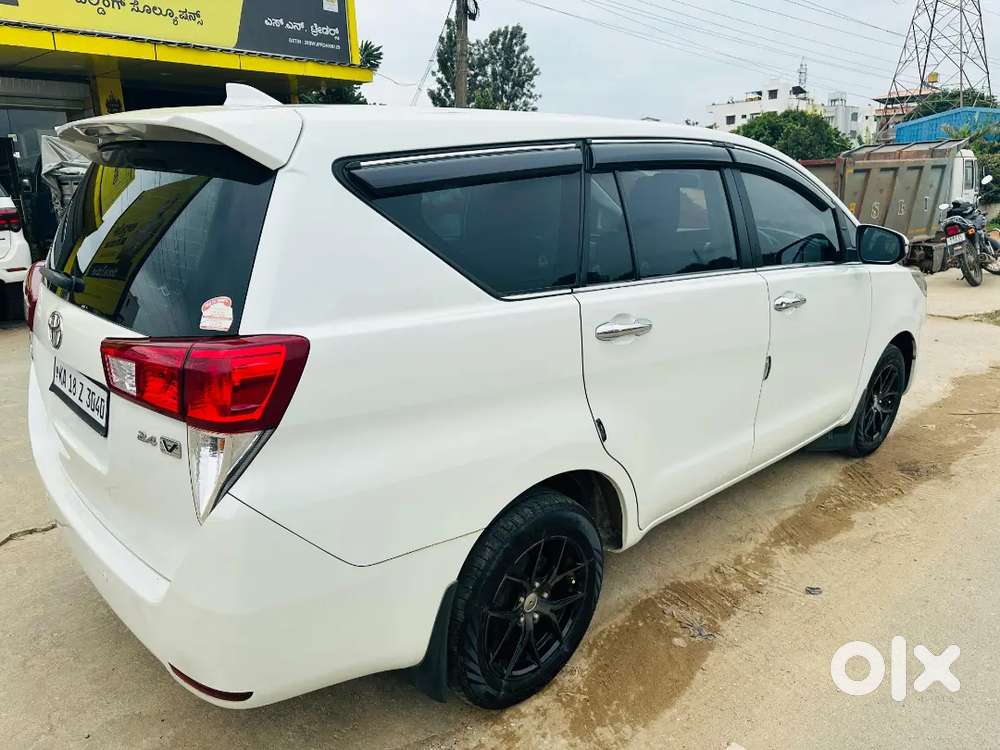 Toyota Innova Crysta 2017 Diesel 120000 Km Driven
