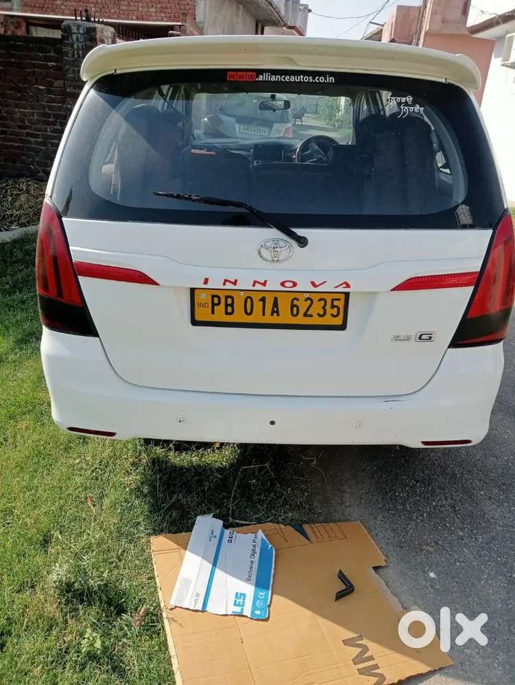 Toyota Innova Diesel 2015 Variant