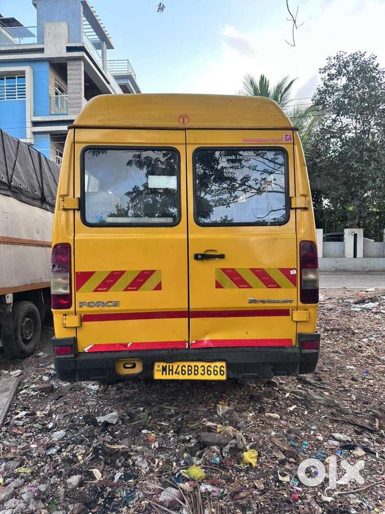 Force Traveller 17 Seater