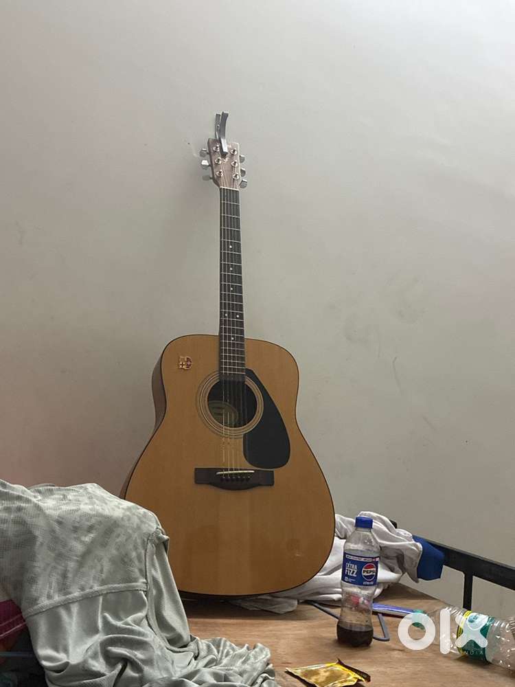 Yamaha guitar