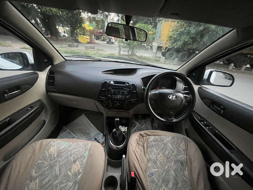 Hyundai I20 Petrol Cvt Magna Executive, 2010, Petrol