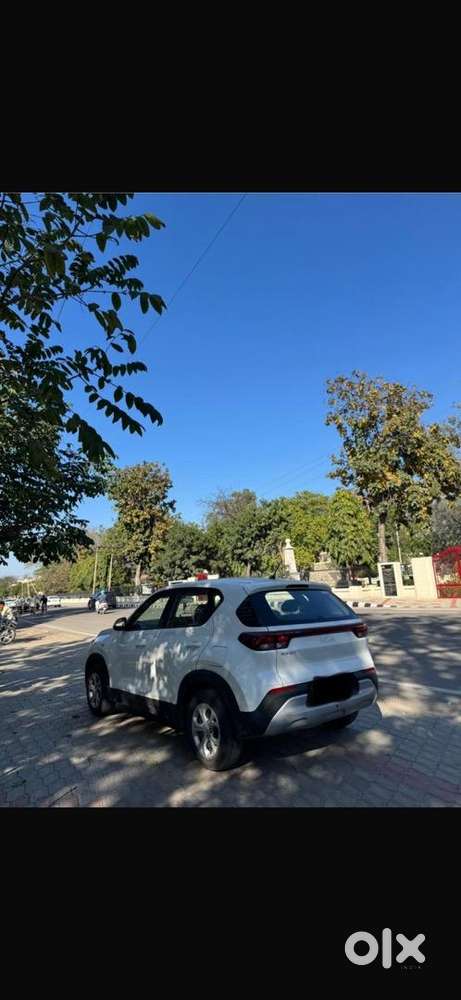 Kia Sonet 2023 Petrol 8000 Km Driven
