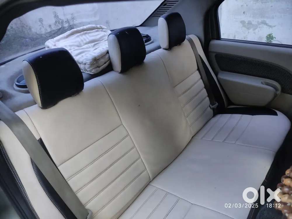 Mahindra Logan Petrol 2010