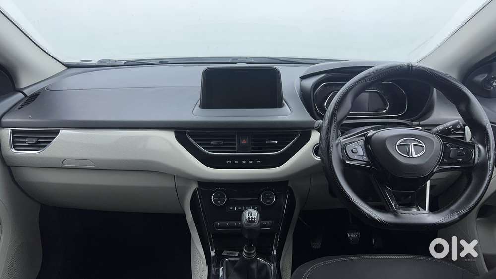 Tata Nexon Xz Plus (hs), 2022, Petrol