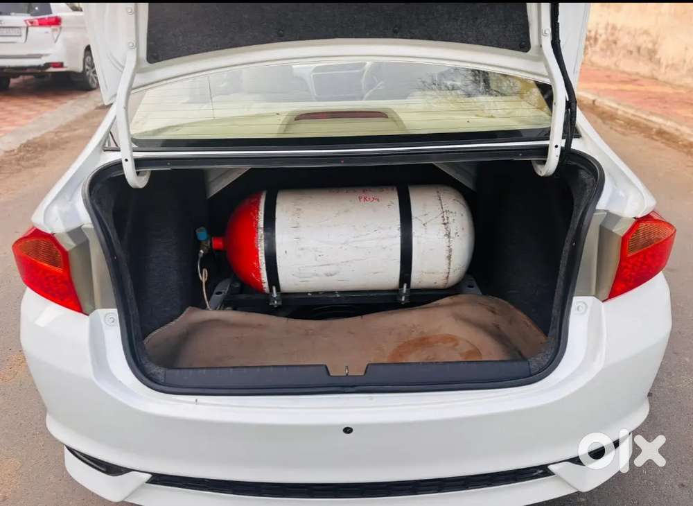 Honda City V Petrol Cng