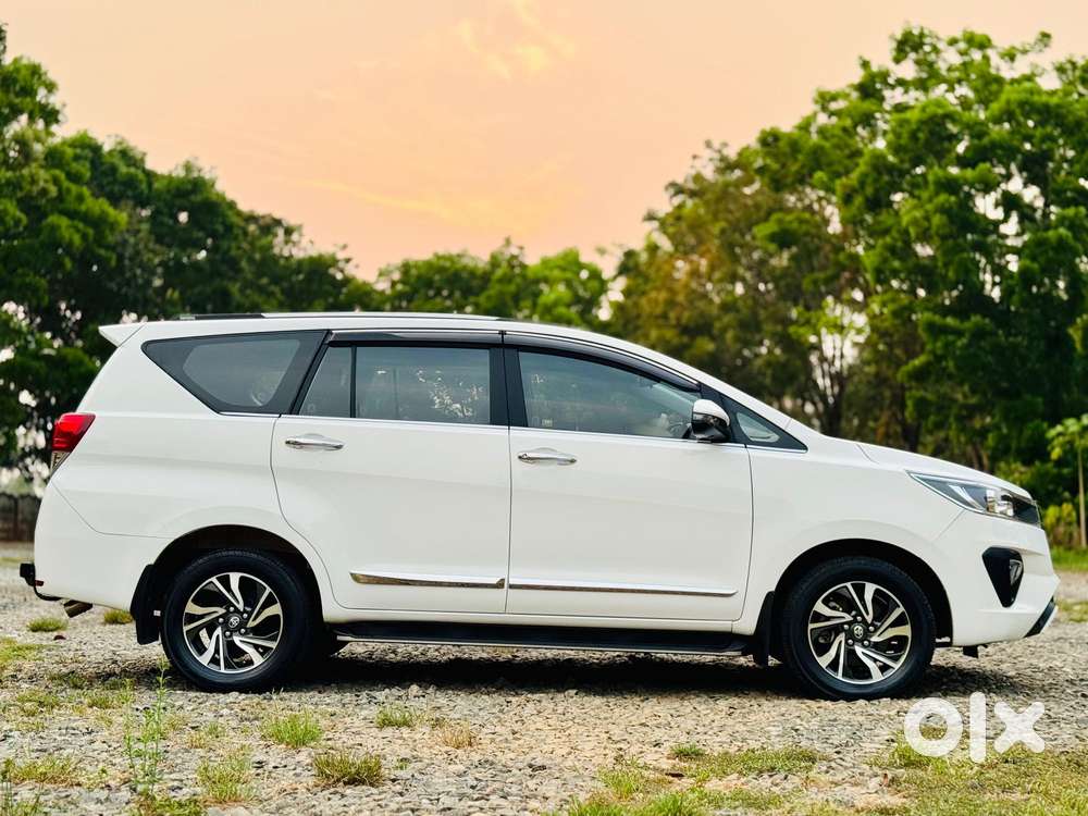 Toyota Innova Crysta 2.4 Gx Limited Edition At 8 Str, 2021, Diesel