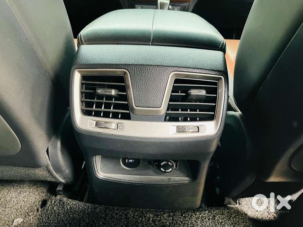 Mahindra Alturas G4 4wd At, 2022, Diesel