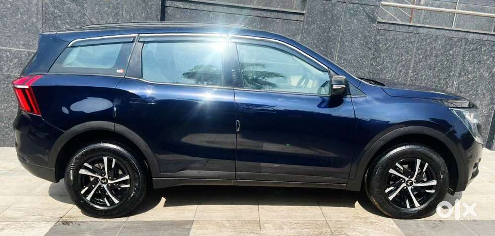 Mahindra Xuv700 2.0 Mx Petrol Mt 5 Str, 2023, Petrol