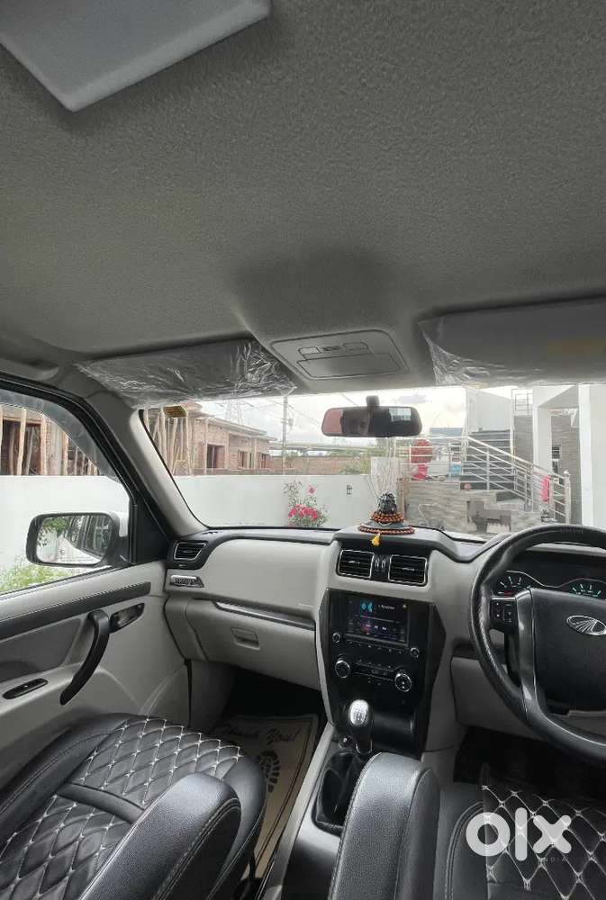 Mahindra Scorpio S9 Covt S11