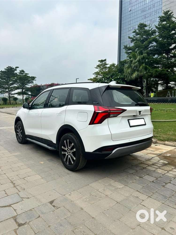 Mahindra Xuv700 Ax 3 Petrol Mt 5 Str (e), 2022, Petrol