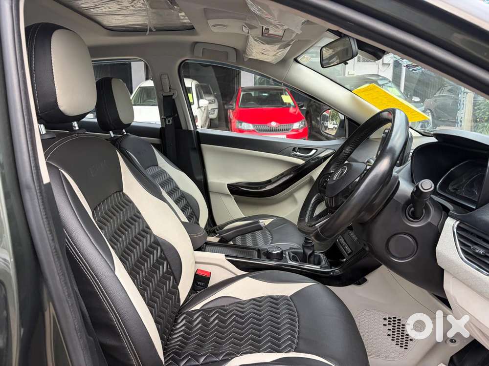 Tata Nexon Xz Plus (hs), 2023, Petrol