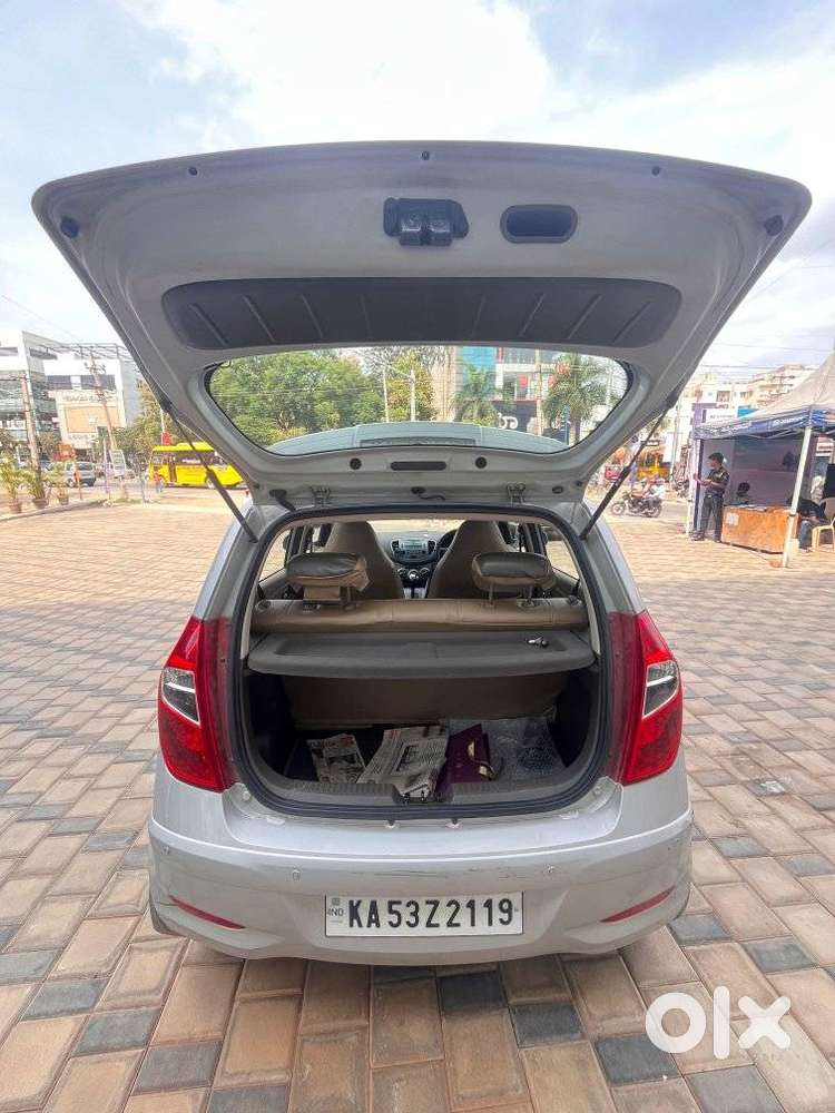 Hyundai I10 Sportz At, 2011, Petrol
