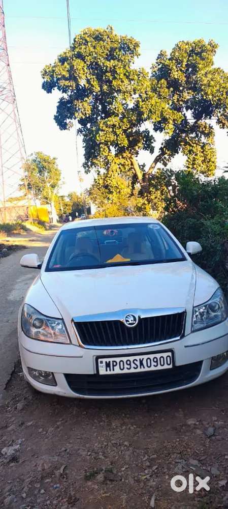 Skoda Laura 2011 Petrol Well Maintained
