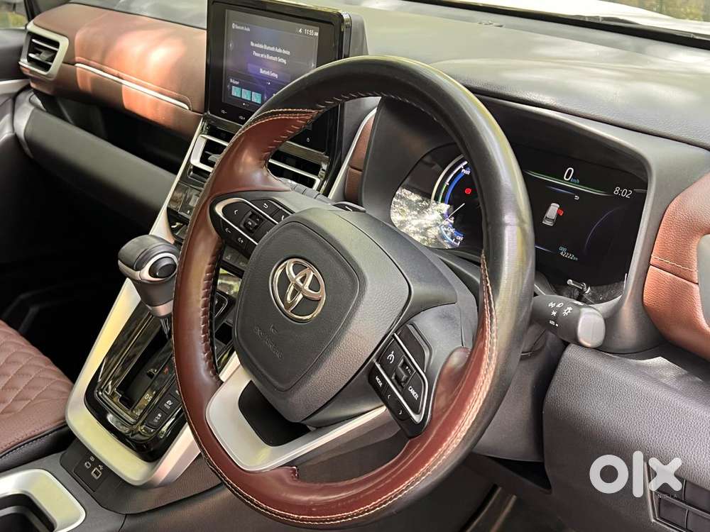 Toyota Innova Hycross 2.0 Vx Hybrid 7 Str, 2023, Petrol