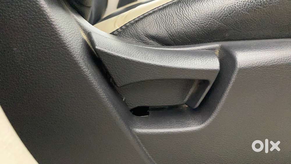 Mahindra Xuv300 W4, 2023, Petrol