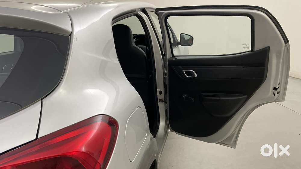 Renault Kwid 2019-ongoing 1.0 Rxt Amt (o), 2018, Petrol