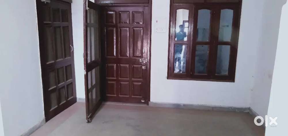 Main Delhi rahata hun yah Ghar Khali pada hai agar Kisi Ko lena hai to