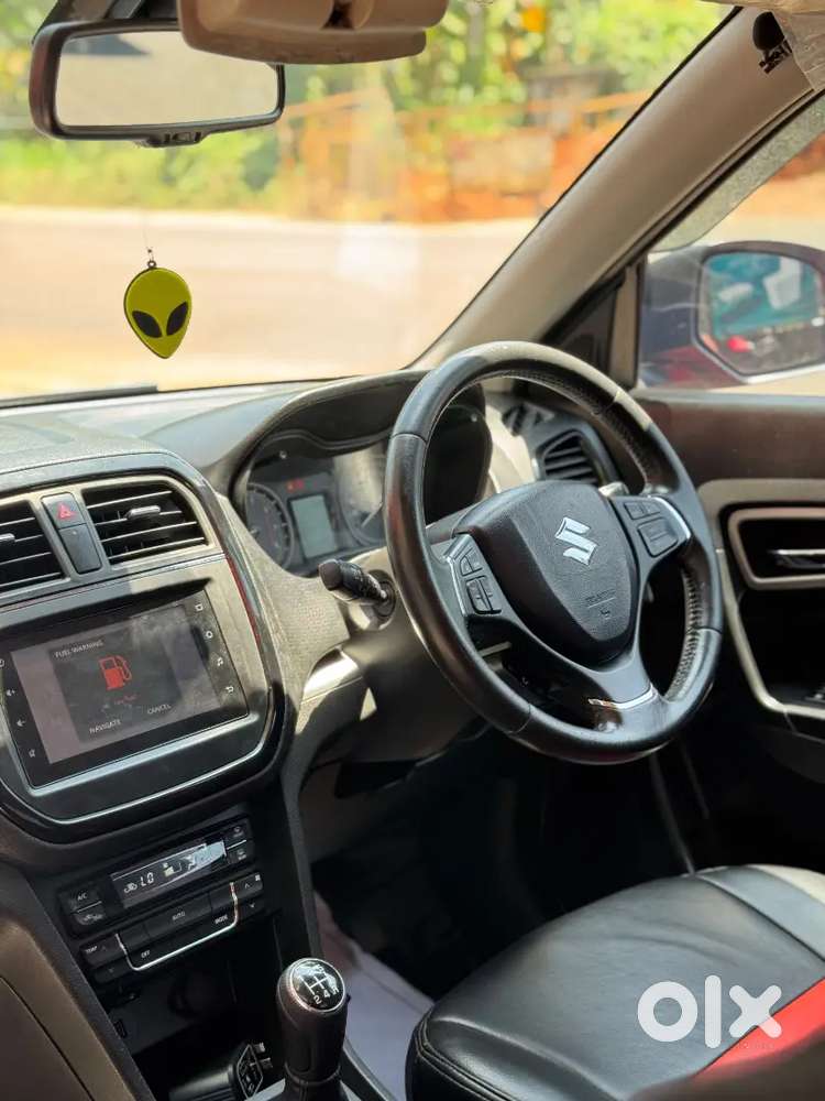 2021 Maruti Suzuki Brezza Zxi Plus Dual Tone (petrol Manual) | Top End