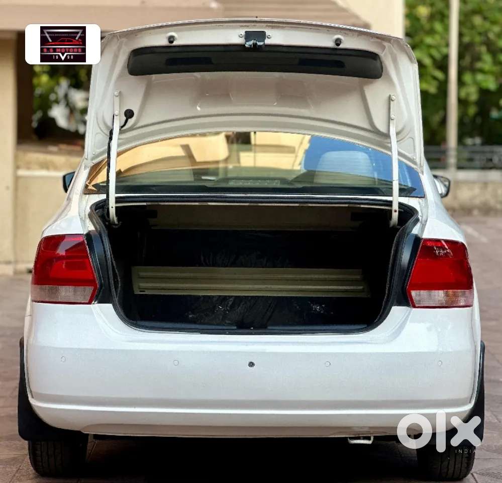 Volkswagen Vento Ipl Ii Petrol Highline At, 2013, Petrol