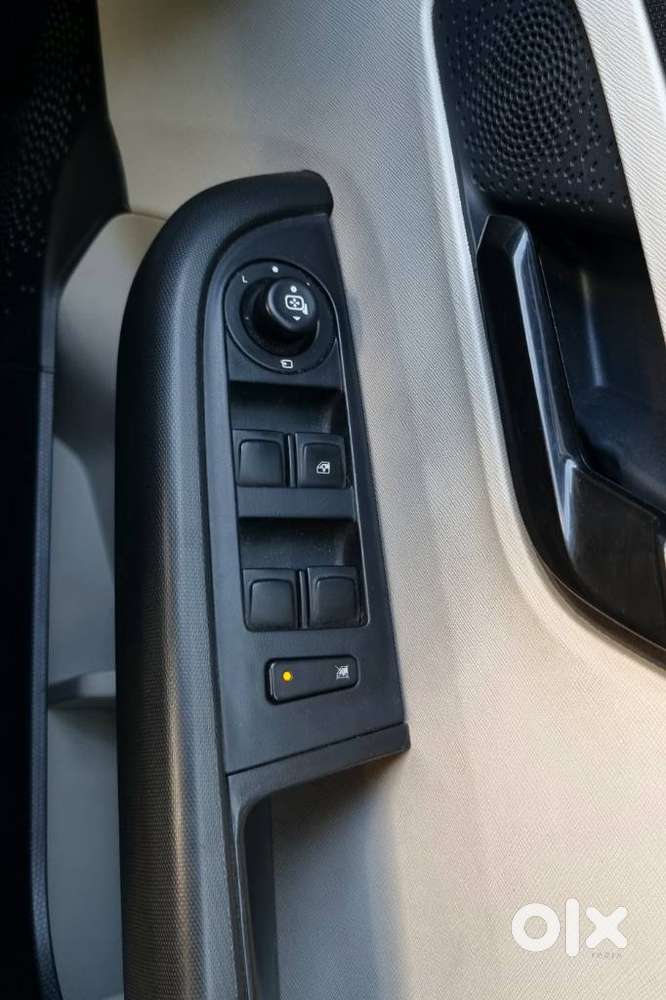 Tata Altroz 1.2 Xt, 2023, Petrol