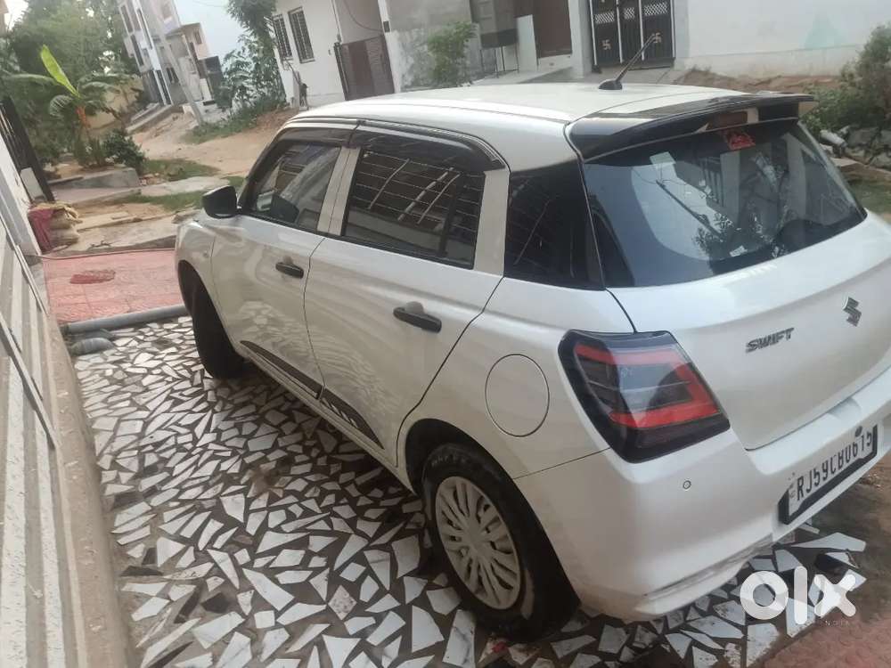 Maruti Suzuki Swift Lxi Petrol 2025