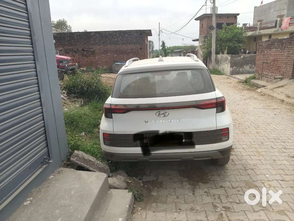 Hyundai New Venue 2024 Petrol 40000 Km Driven All Good Condition