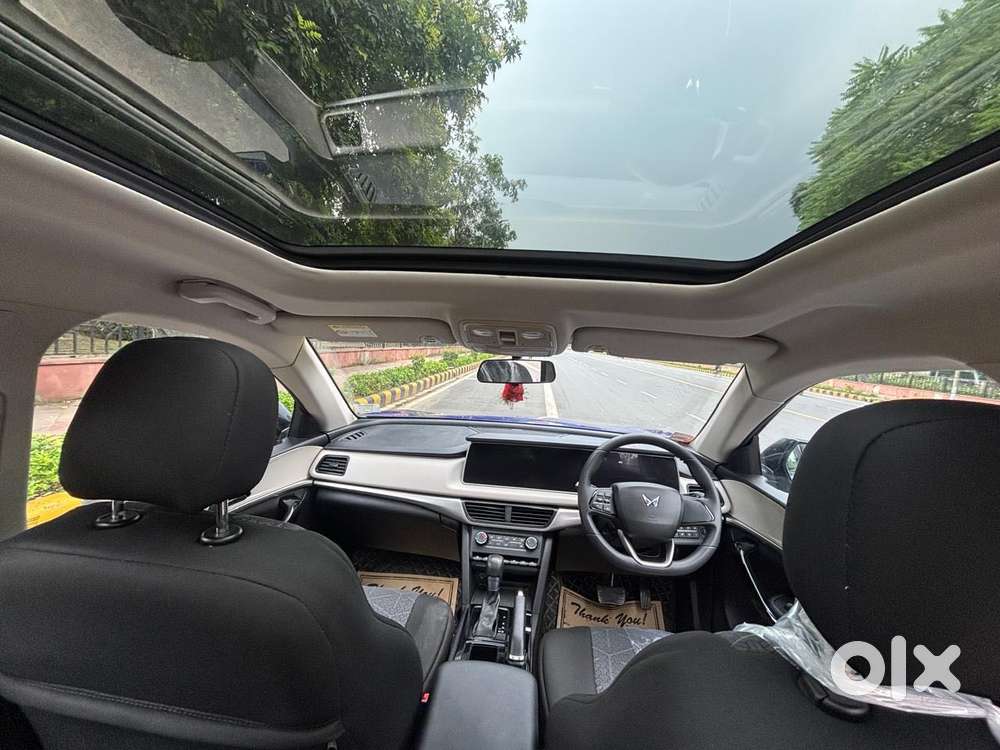 Mahindra Xuv700 2.2 Ax 5 Diesel At Str, 2023, Diesel