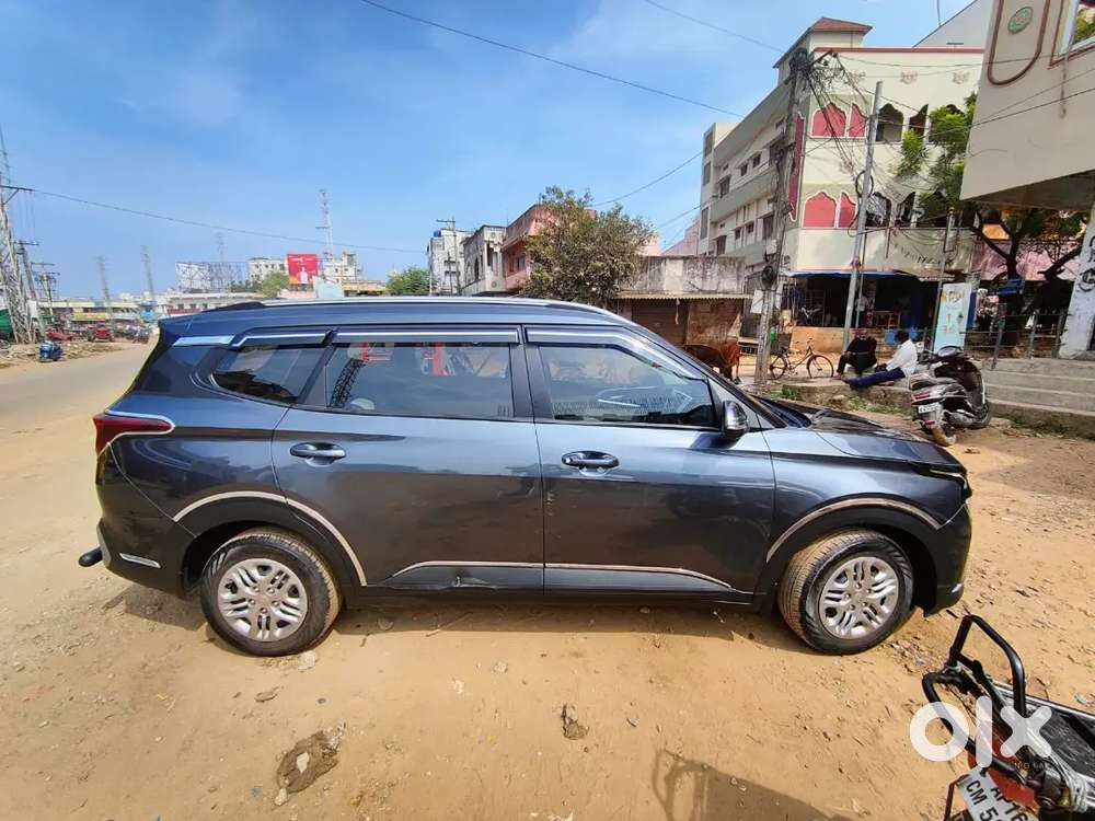 Kia Carens 2024 Petrol Well Maintained