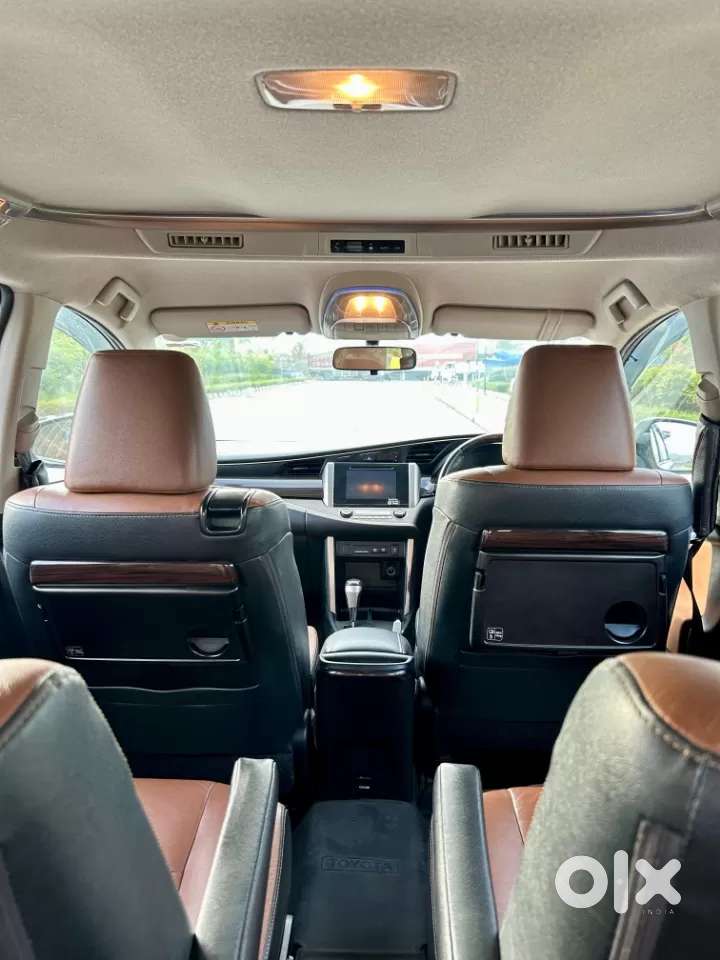 Toyota Innova Crysta 2.8 Zx At 7 Seater, 2019, Diesel