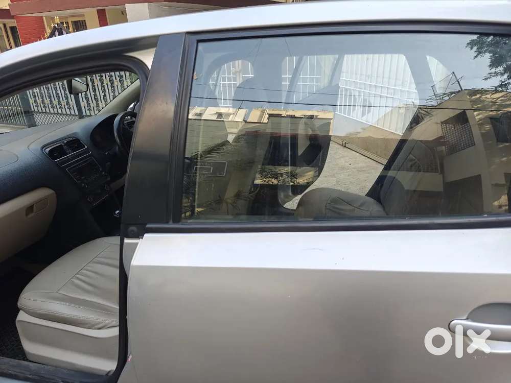 Volkswagen Polo 2014 Petrol 75028 Km Driven