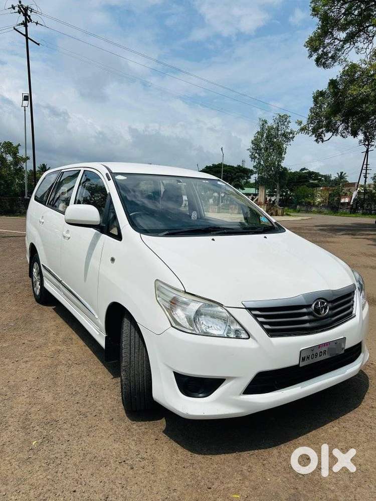 Toyota Innova 2.5 G (diesel) 8 Seater, 2015, Diesel