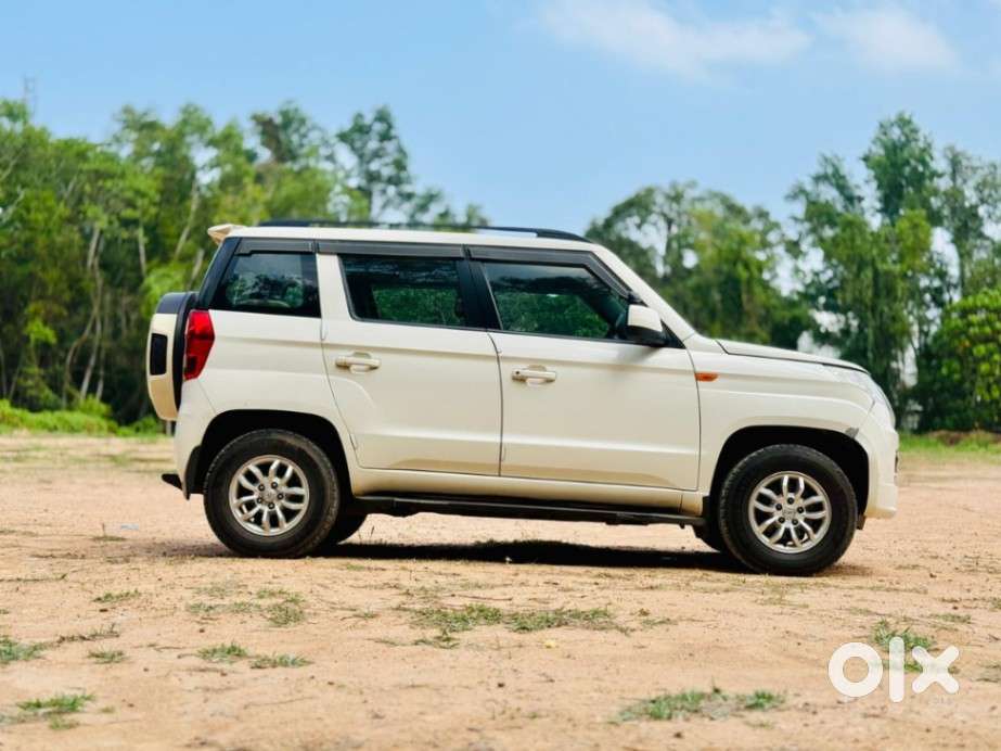 Mahindra Tuv 300 T8 Amt (automatic), 2016, Diesel