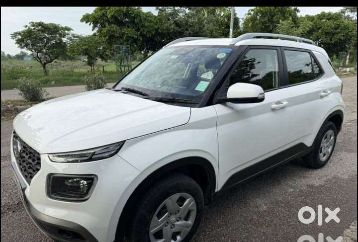Hyundai Venue S (o) 1.2 Petrol Knight Edition, 2021, Petrol