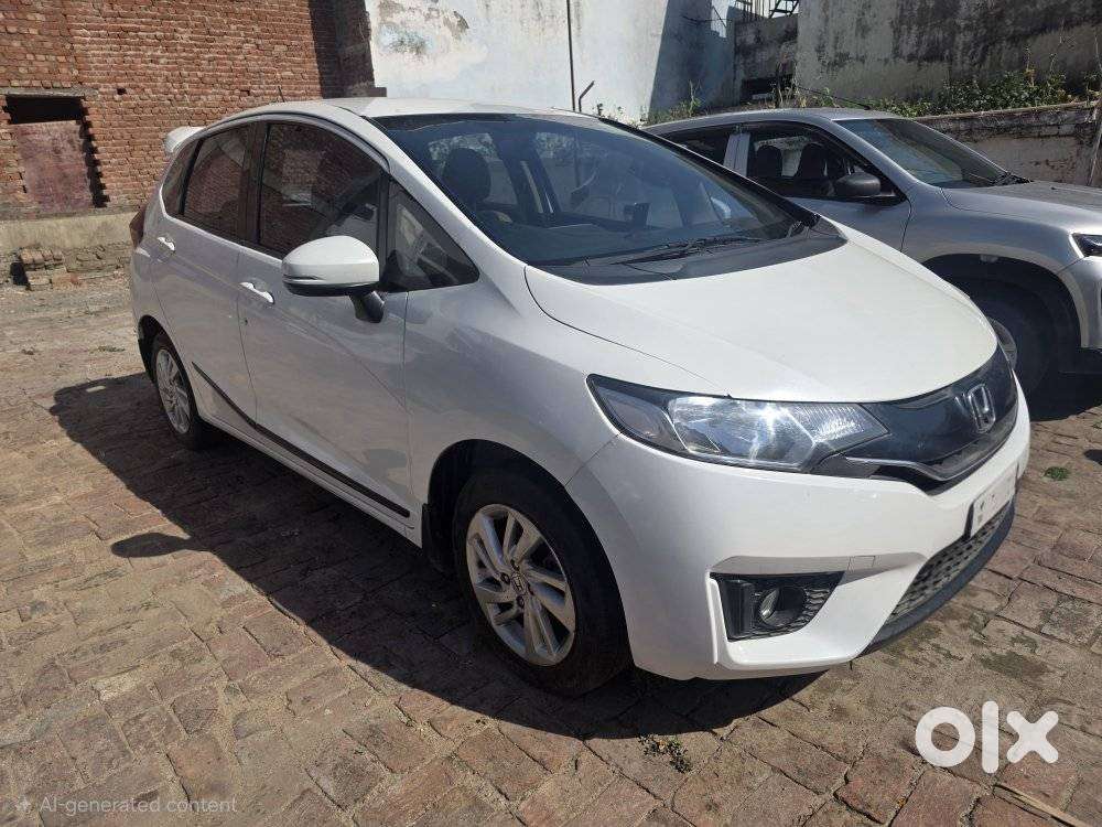 Honda Jazz V Mt Privilege, 2015, Petrol