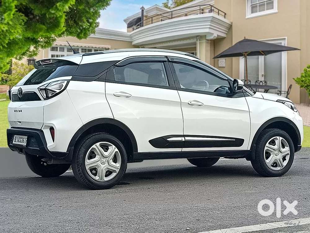 Tata Nexon 1.2 Revotron Xm (s), 2022, Petrol