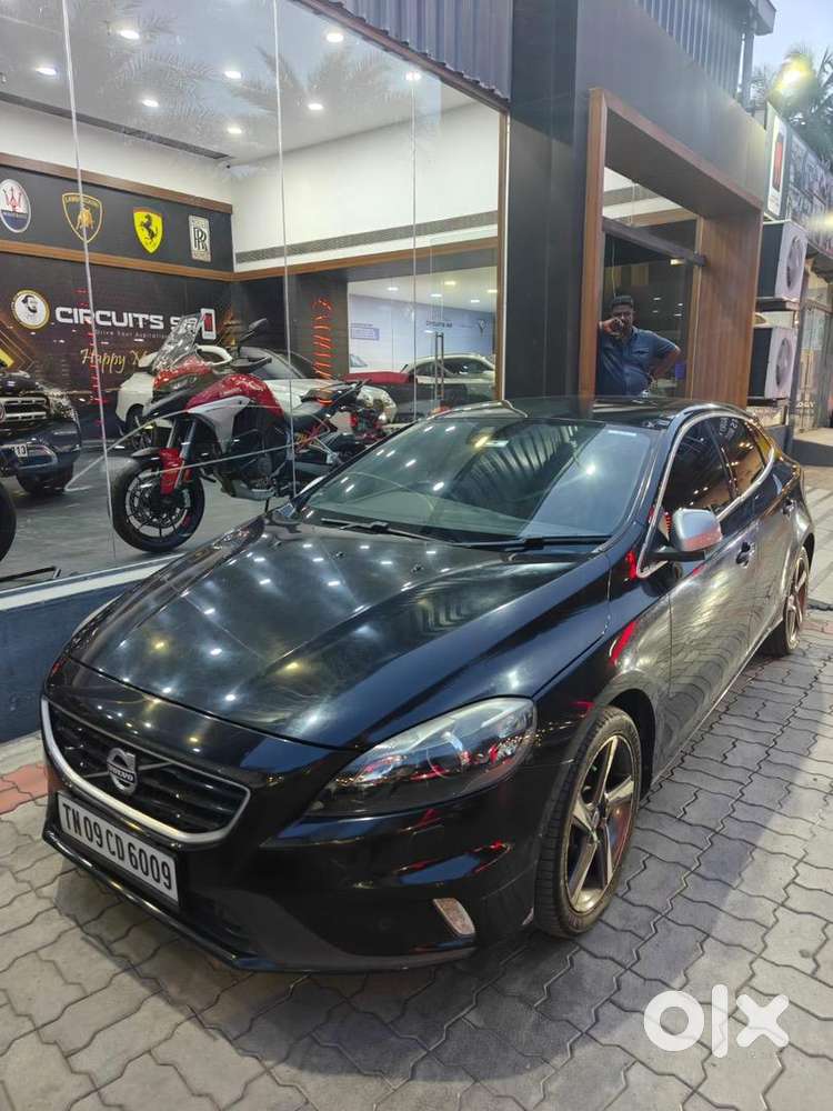 Volvo V40 D3 — Onyx Black — 2016