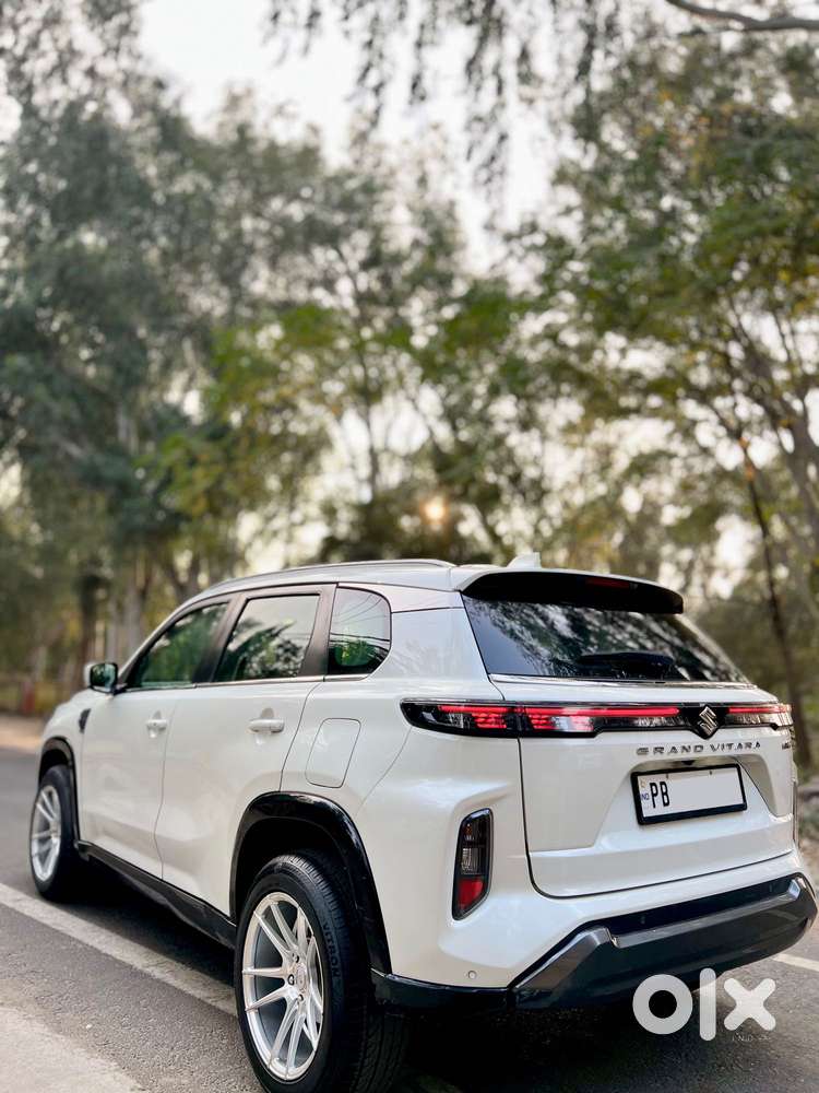 Maruti Suzuki Grand Vitara 1.5 Zeta Plus Intelligent Hybrid Ecvt, 20..
