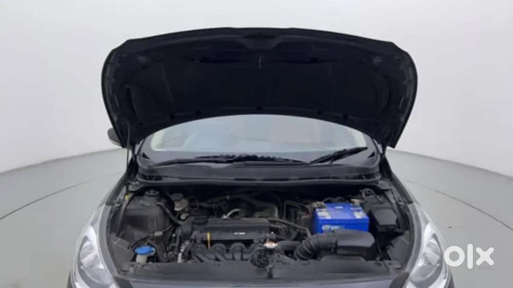 Hyundai Fluidic Verna 2015 Petrol 70000 Km Driven