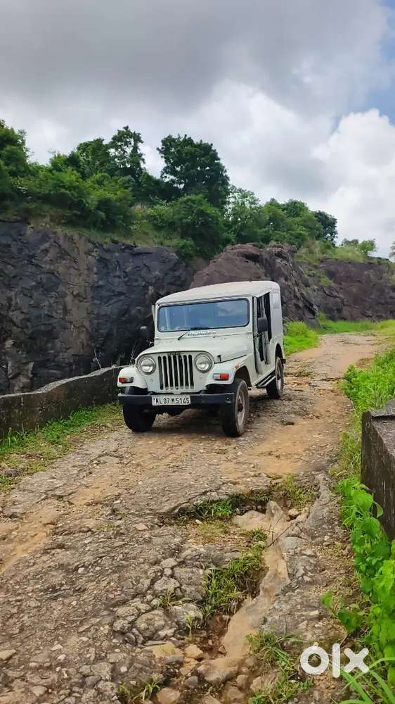Mahindra Commander 4x4 (655)