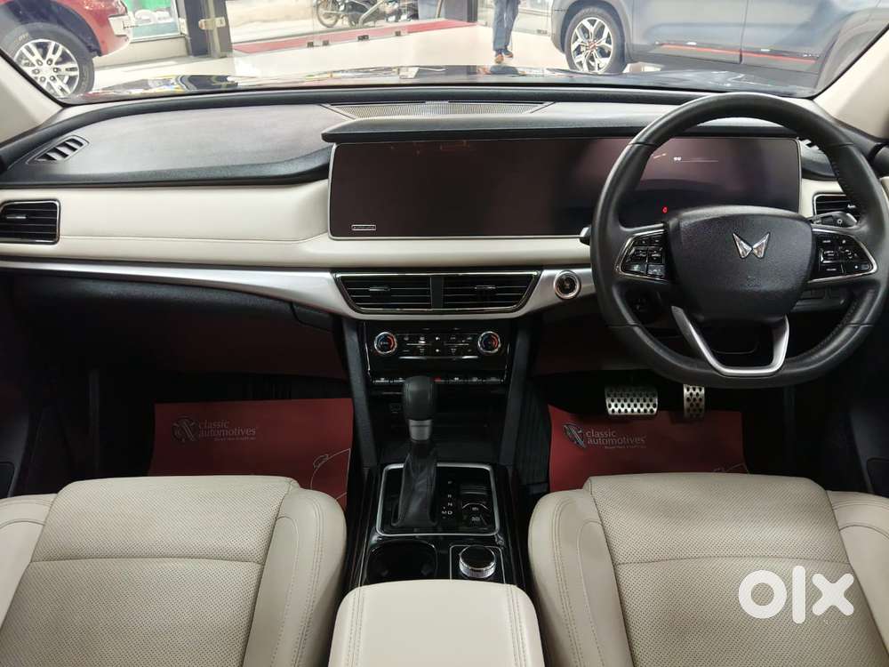 Mahindra Xuv700 2.2 Ax 7 Diesel At Luxury Pack Str, 2024, Diesel