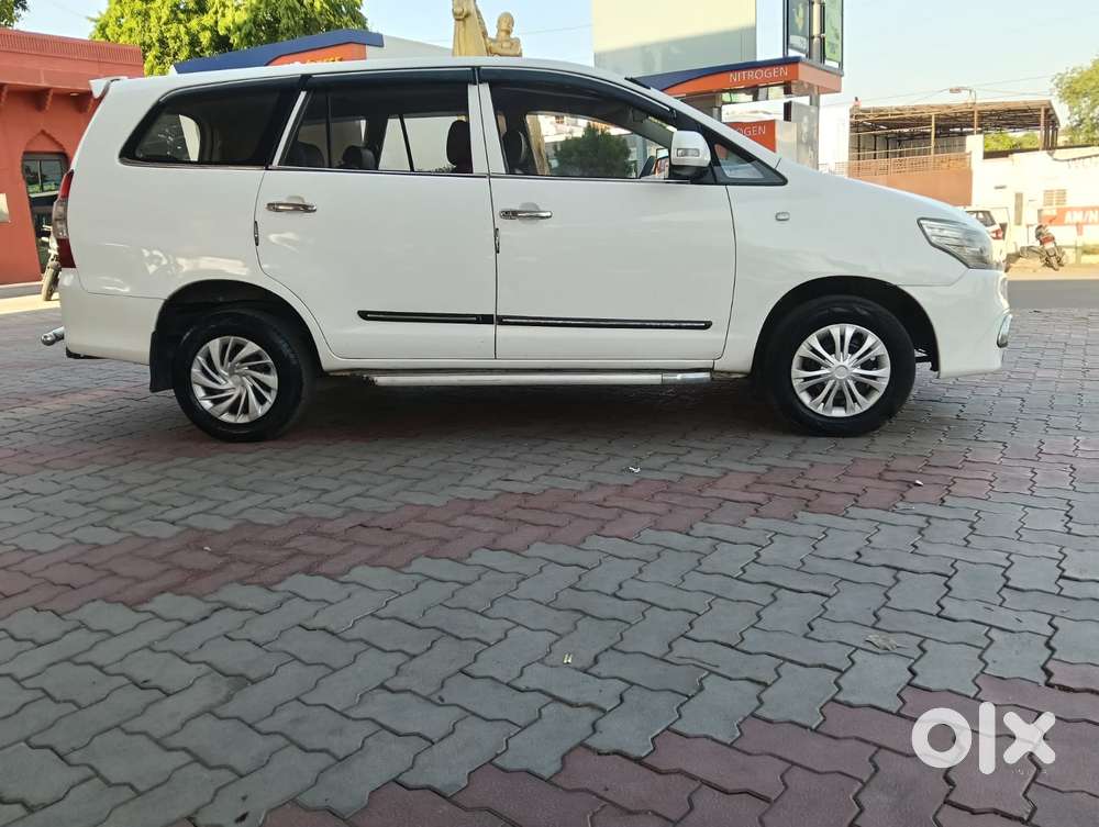 Toyota Innova 2.5 G (diesel) 8 Seater, 2015, Diesel