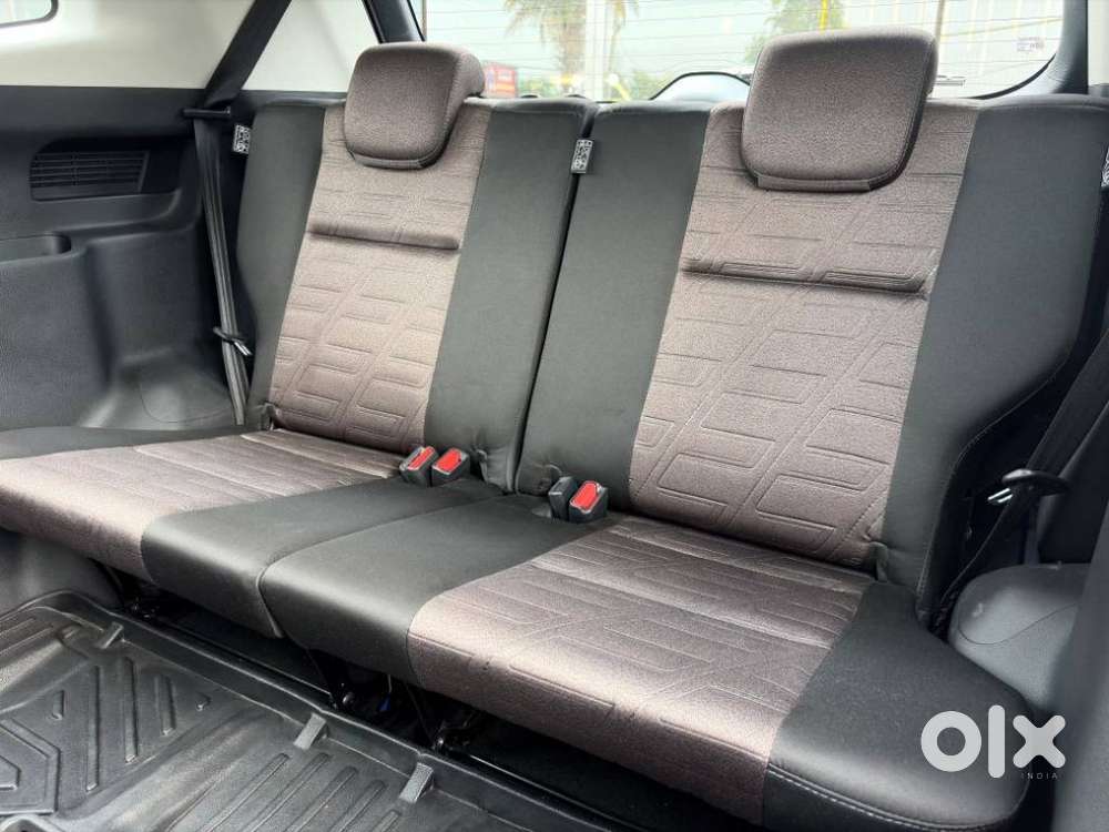 Toyota Innova Hycross 2.0 Vx Hybrid 7 Str, 2025, Petrol