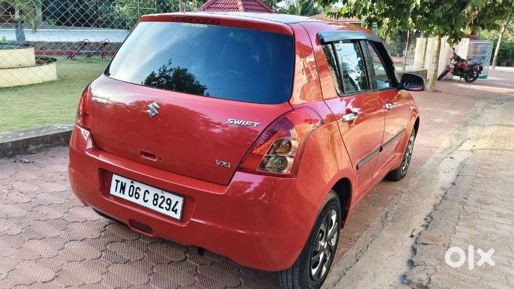 Maruti Suzuki Swift Vxi + Manual, 2011, Petrol